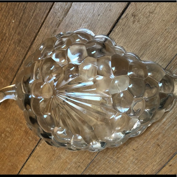 Vintage Anchor Hocking glass Grape Dish, Relish dish, Candy Bowl - many uses - Picture 5 of 13